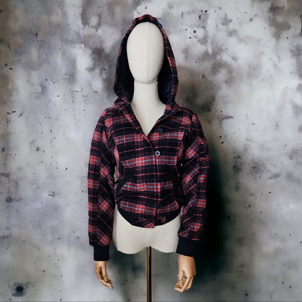 Billabong Short Navy Blue and Red Plaid Jacket, EUC